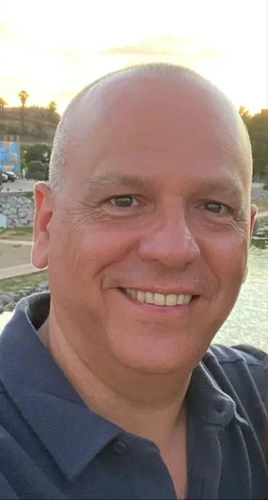 David, fundador de Ruahlum y especialista en osteopatía, neurociencia y disciplinas holísticas